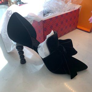 Tory Burch Clara Pumps, Black Velvet Size 9